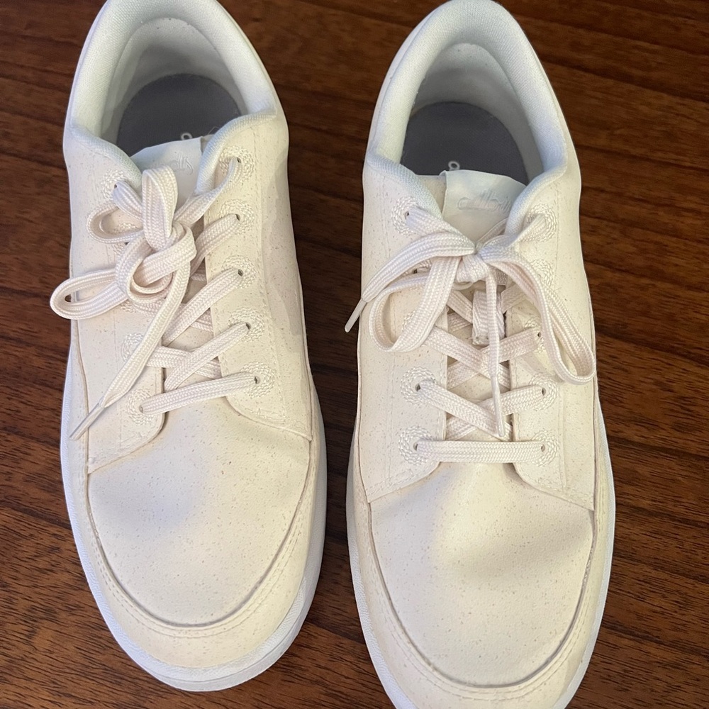 Allbirds plant pacers in natural white